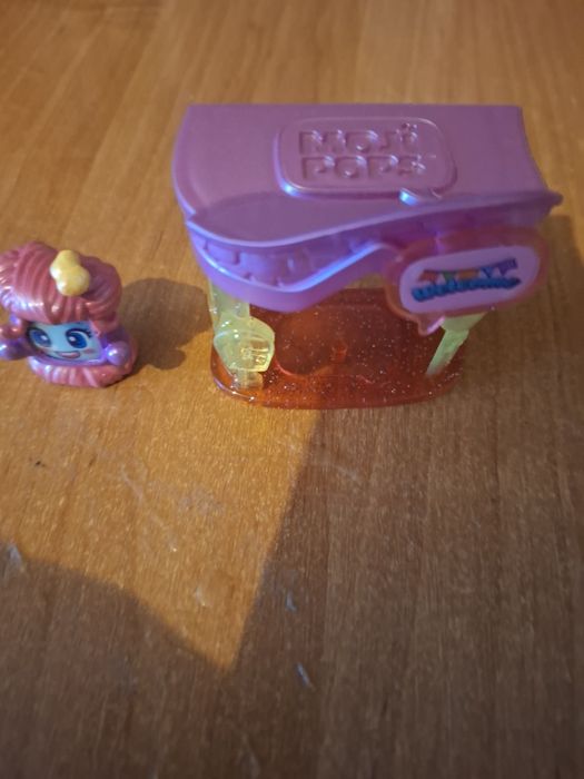 Sprzedam figurkę moji popsa