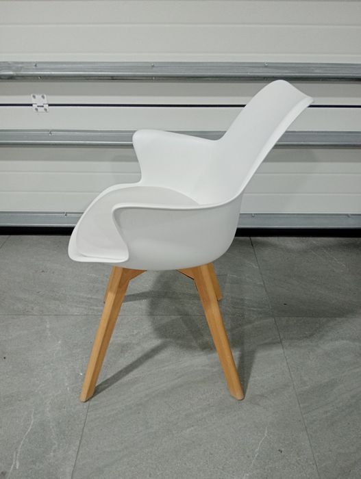 0. URGENTE IKEA 6 cadeiras brancas (como novas)