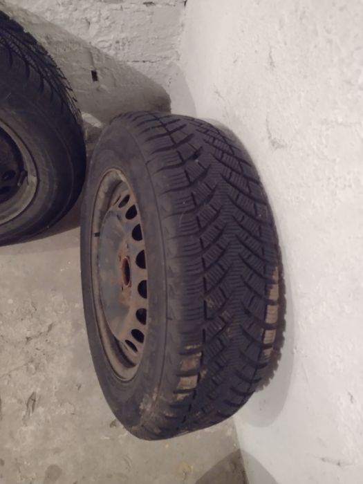 Koła z felgami stalowymi 5x112 np do Skody Octavi z oponami 195/65/R15