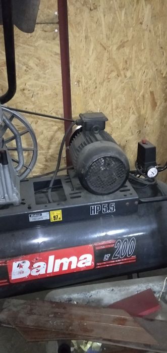 Продам компрессор Balma 200 . В рабочем состоянии.