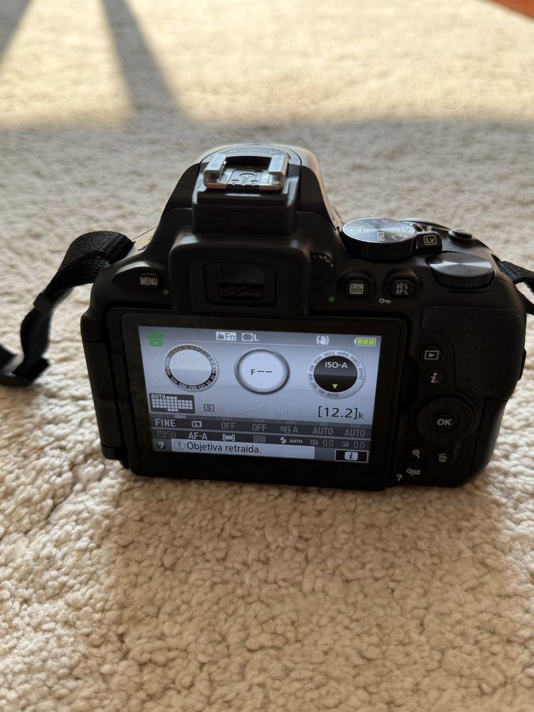 Nikon D5600 + Lente 18/55mm