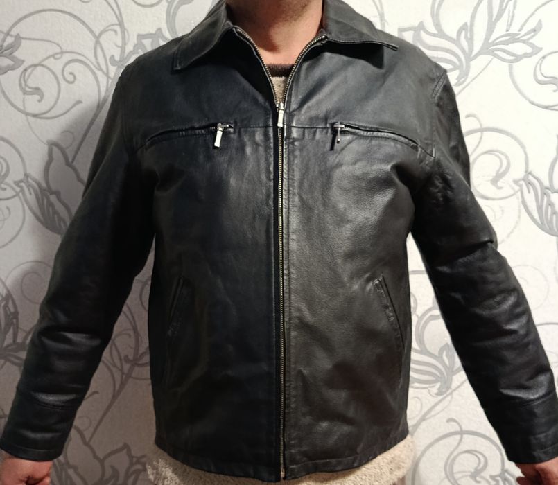 Продам кожаную куртку,размер М, самовывоз Кривой рог