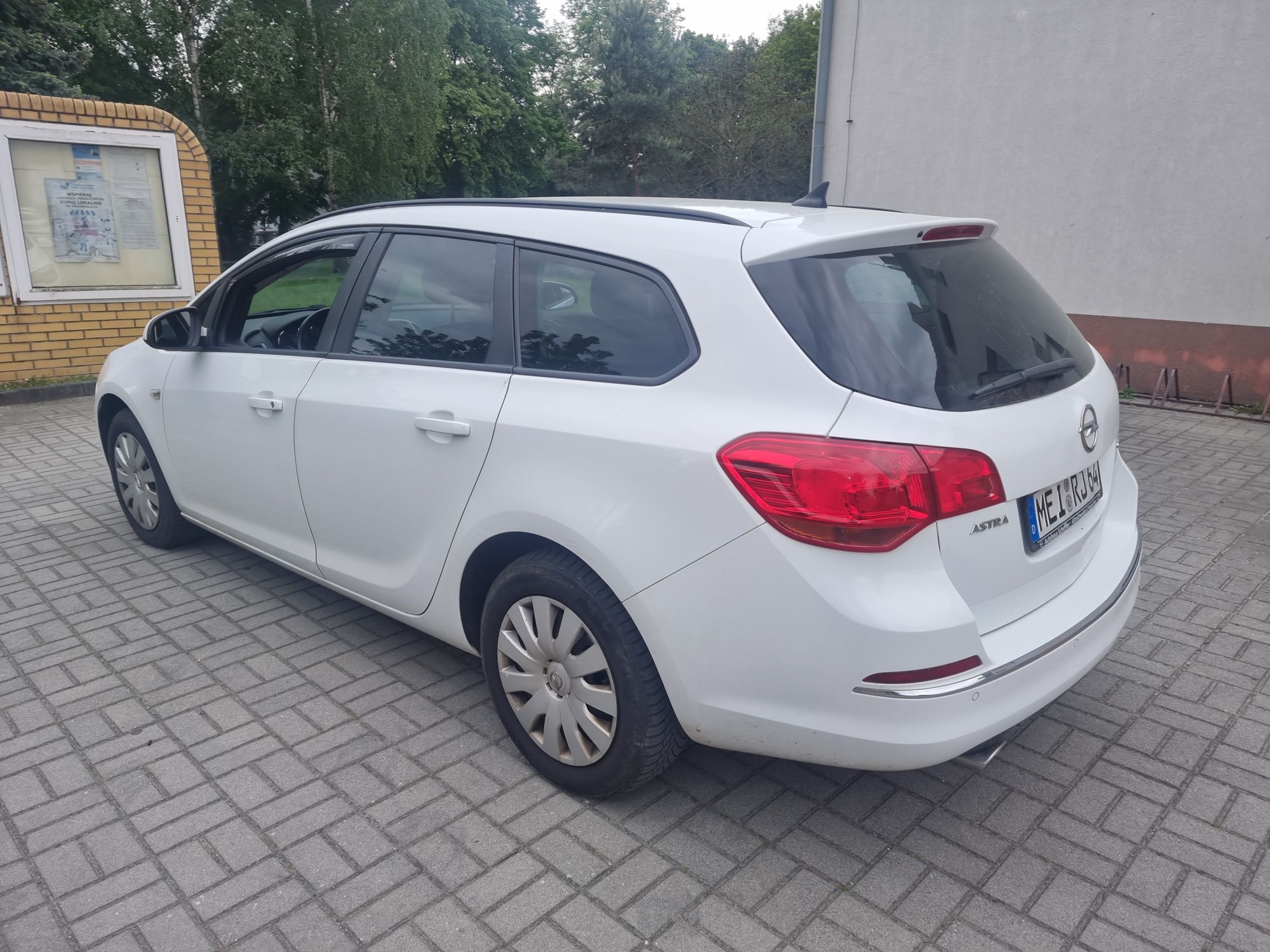 Opel Astra J kombi 2.0cdti 165km