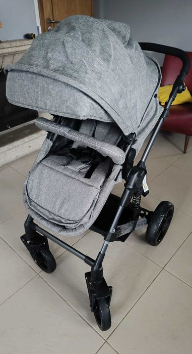 Carrinho bebê como novo