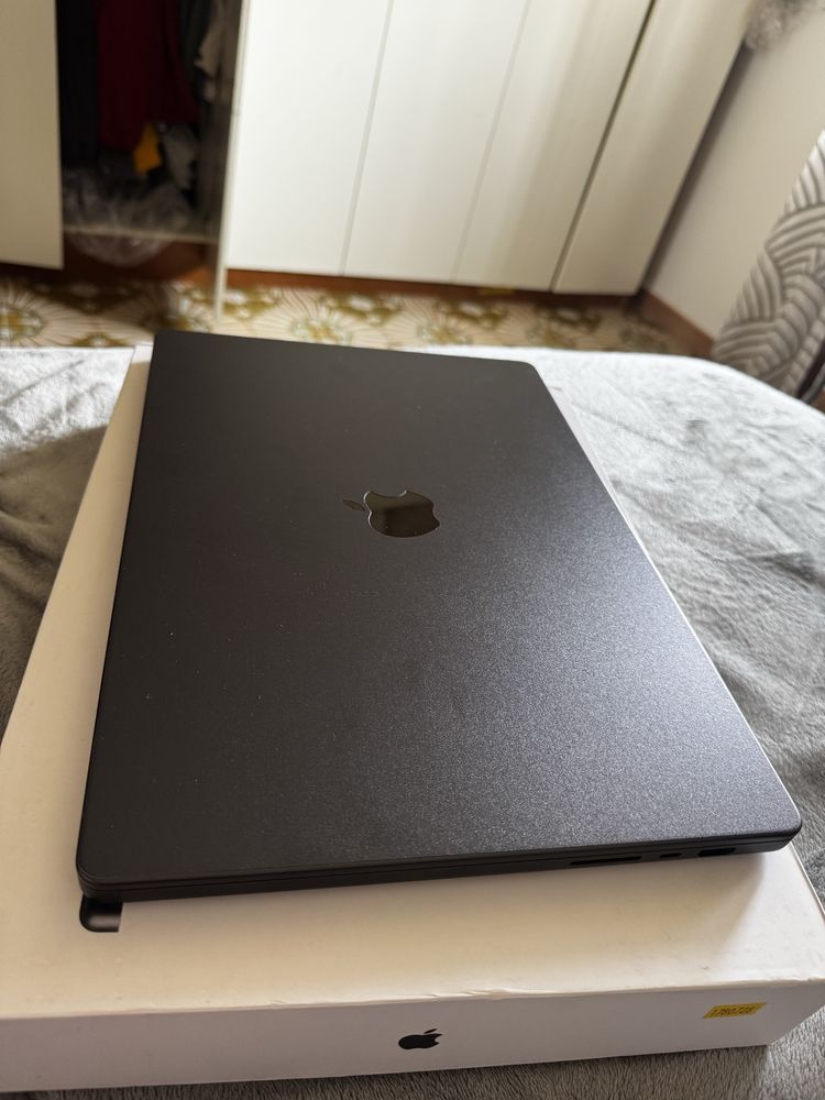 Macbook pro 16 36gb ram 512 ssd на гарантії