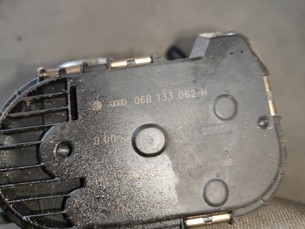 Audi A4 B6 2.0 ALT przepustnica 06b.133.062h i inne