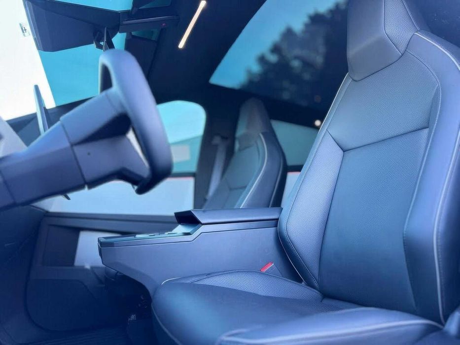 Tesla Cybertruck Cyberbeast Crew Cab      2024