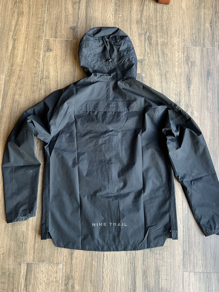 Męska kurtka Nike Trial Gore Tex Infinium. Rozmiar M.