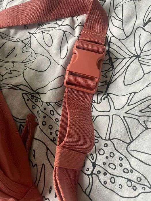 Nerka saszetka duża brudny róż koralowa Nike XL damska uni