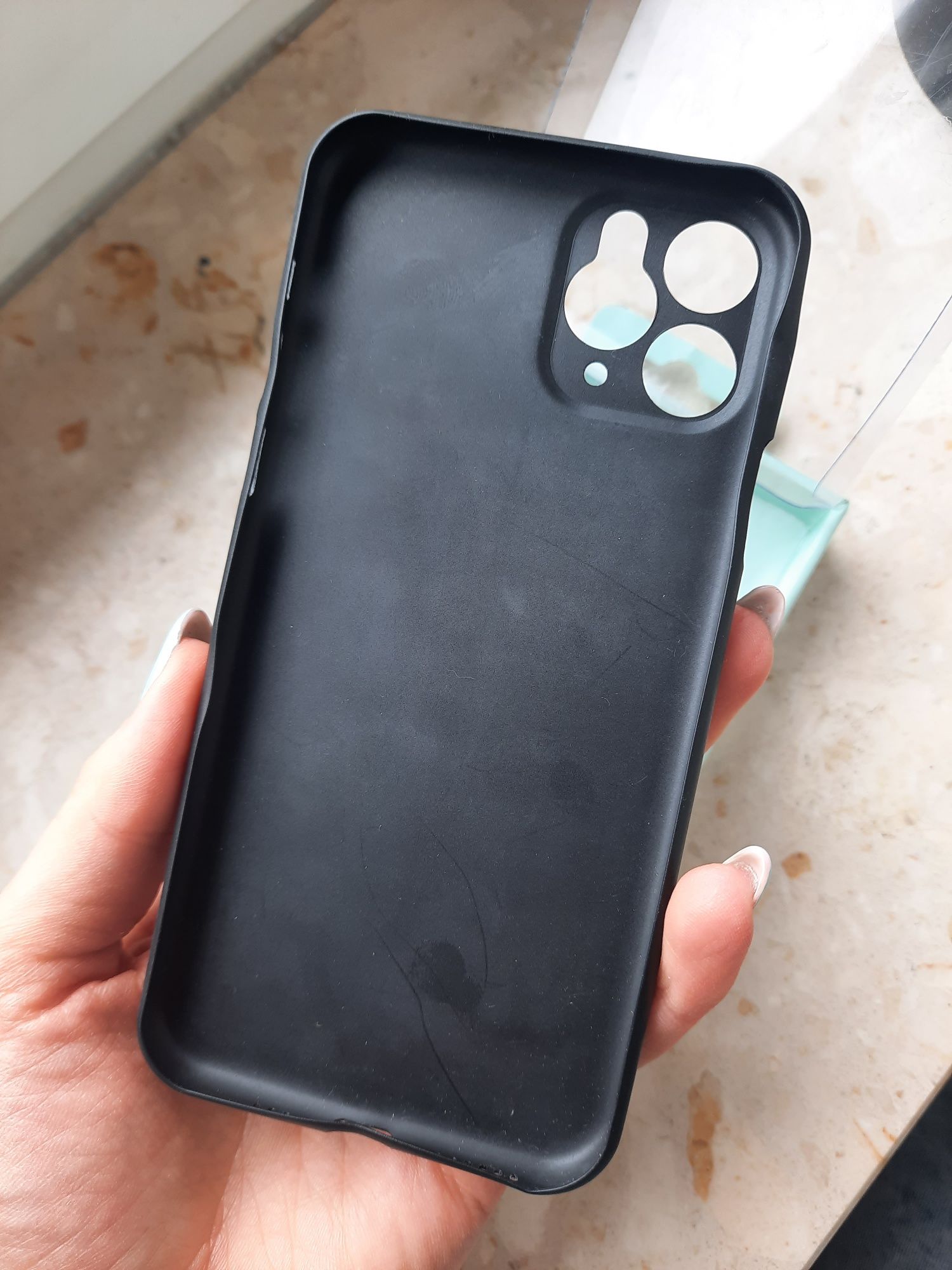 Etui na IPhone 11pro marka Memumi ultra thin