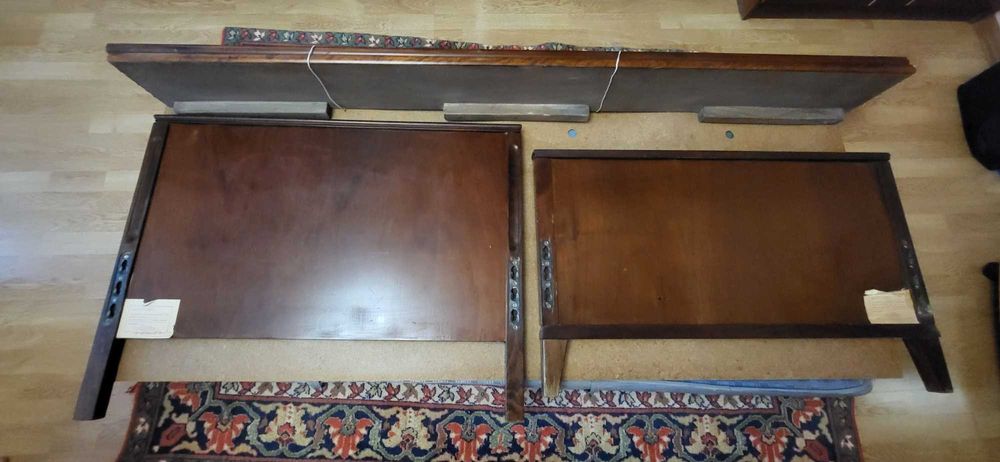 Румынская односпальная кровать из натурального дерева