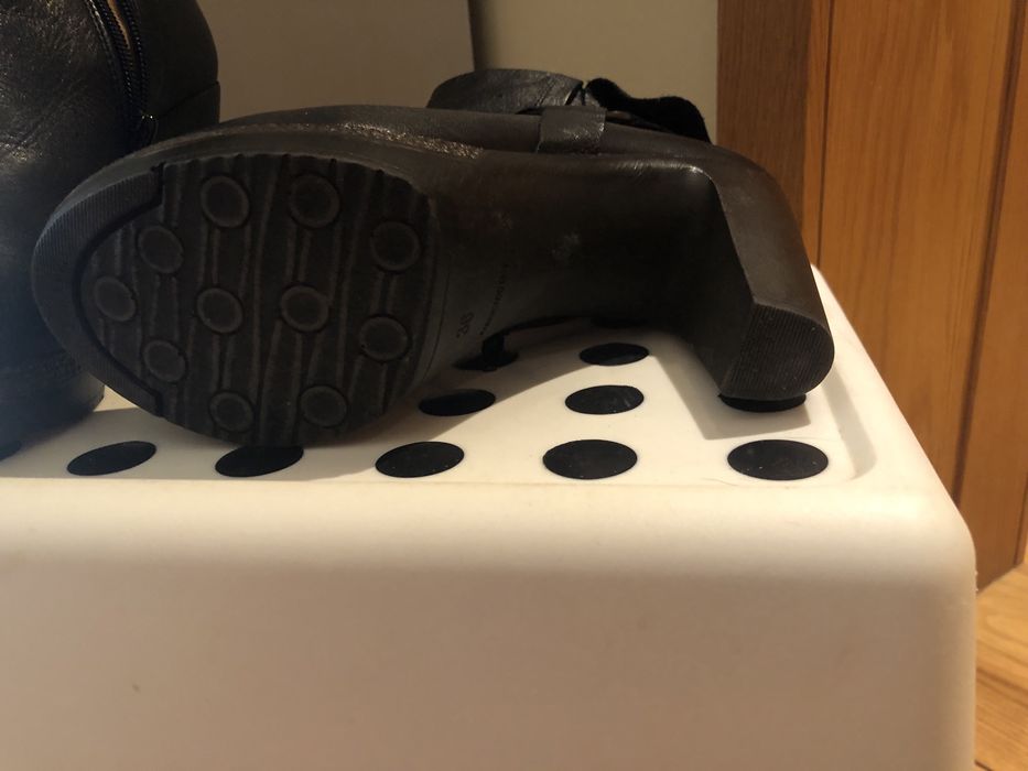 Botas pretas de couro