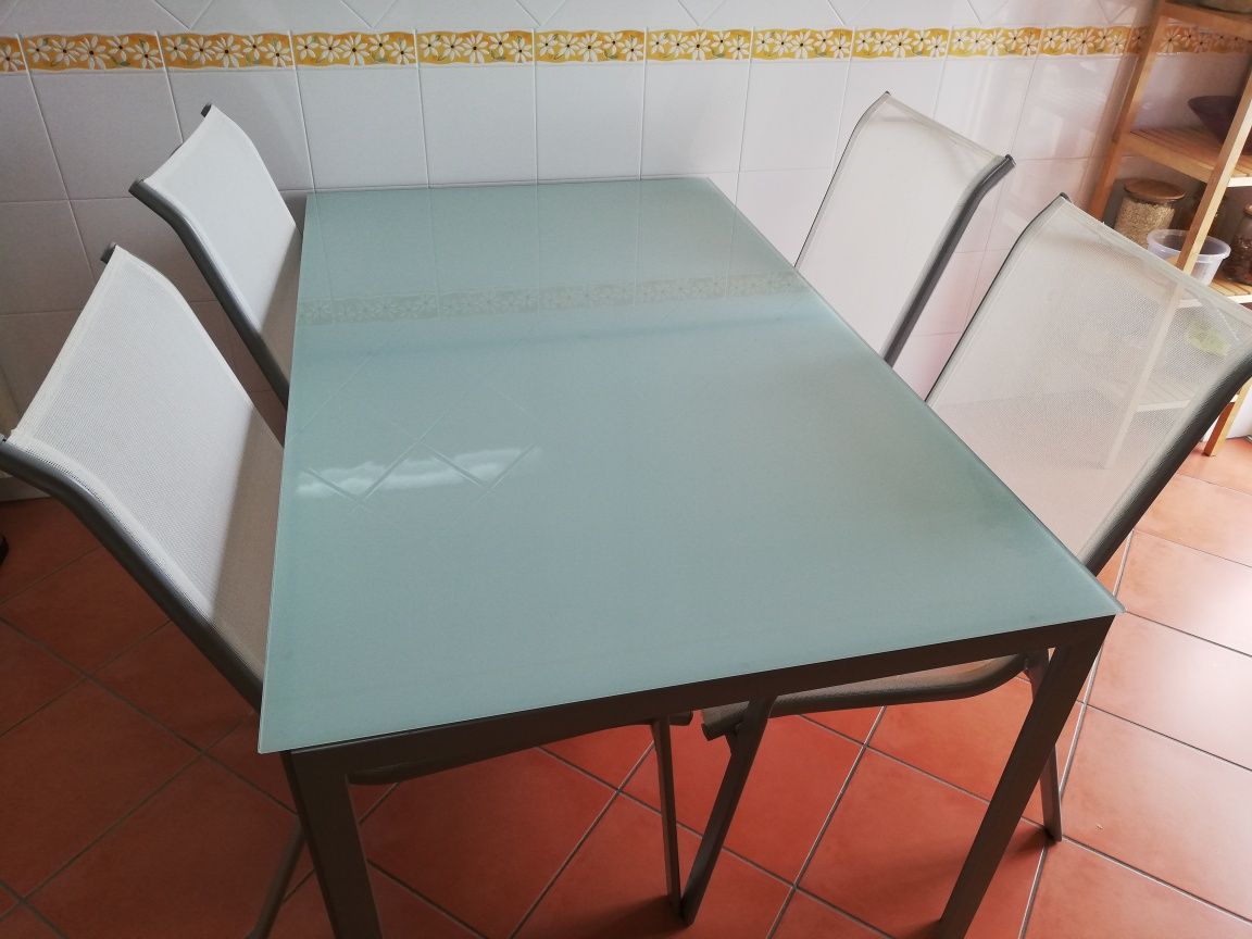 Conjunto Mesa + 4 Cadeiras