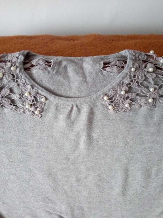 Sweter damski szary kolor M perełki