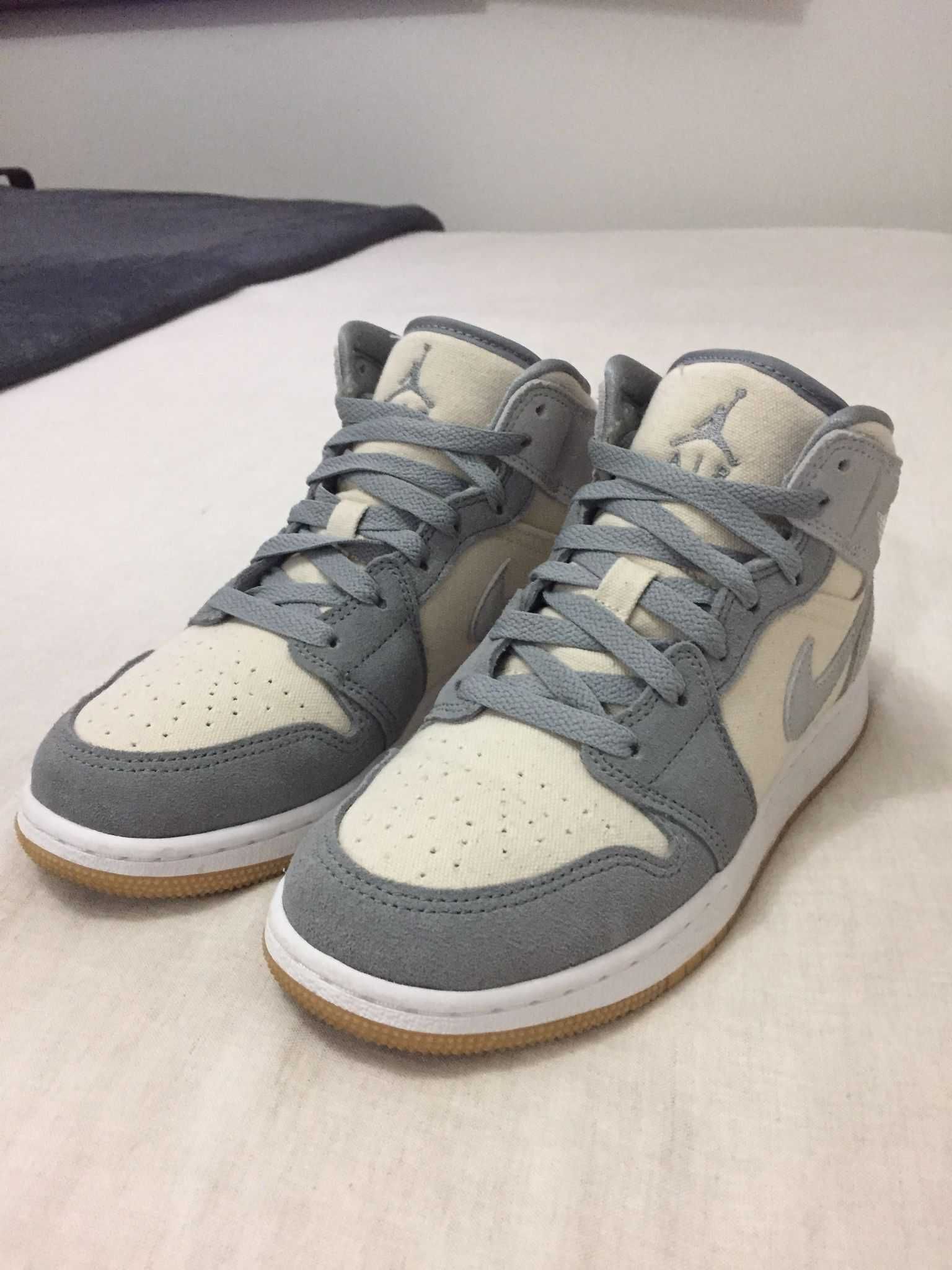 Air Jordan 1 Mid SE Coconut Milk Particle Grey