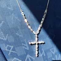 Duży Srebrny krzyż z kryształkami na łańcuszku