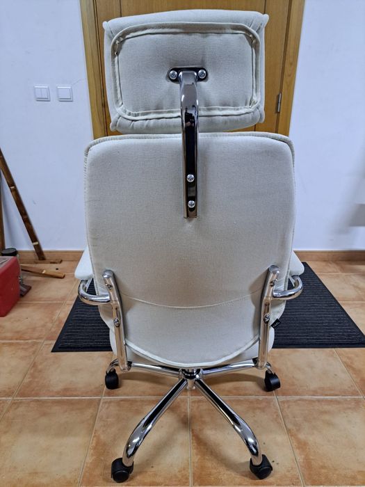 Cadeira de escritório NOVA.