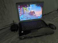 Laptop Toshiba Intel Windows 10 z Office + Mysz