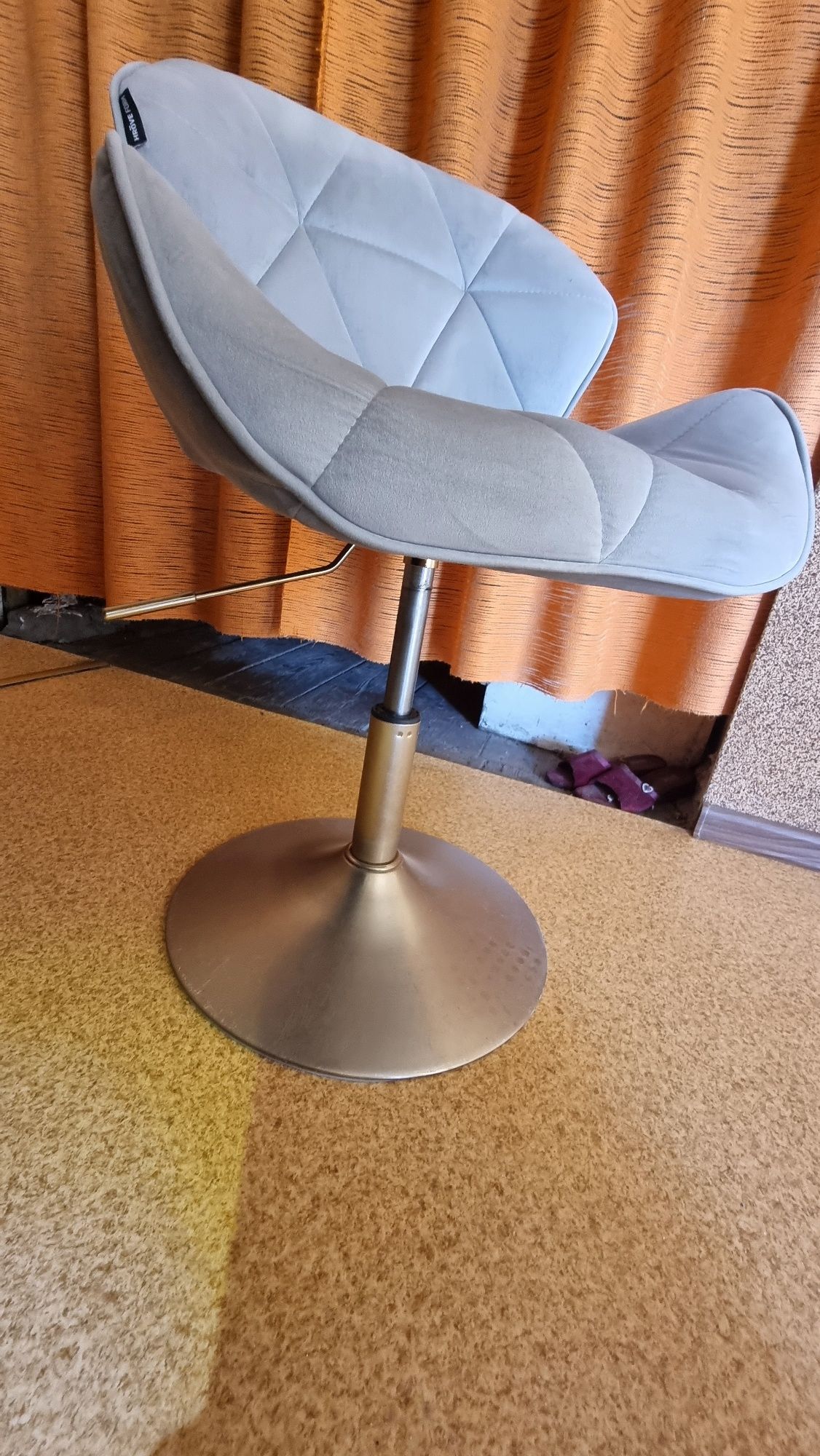 Fotele do salonu kosmetycznego welur