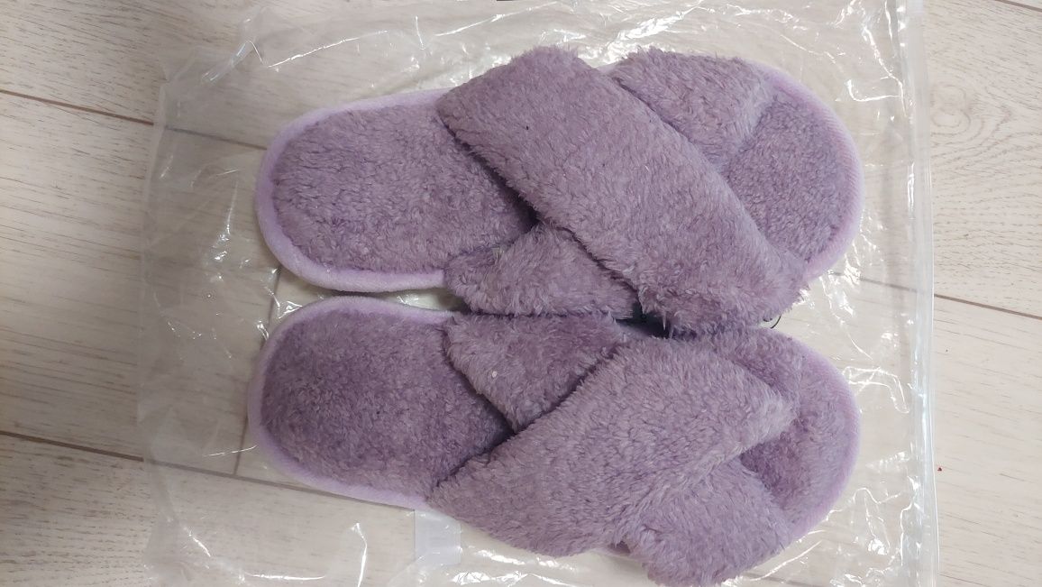 Новые комнатные тапки р.37