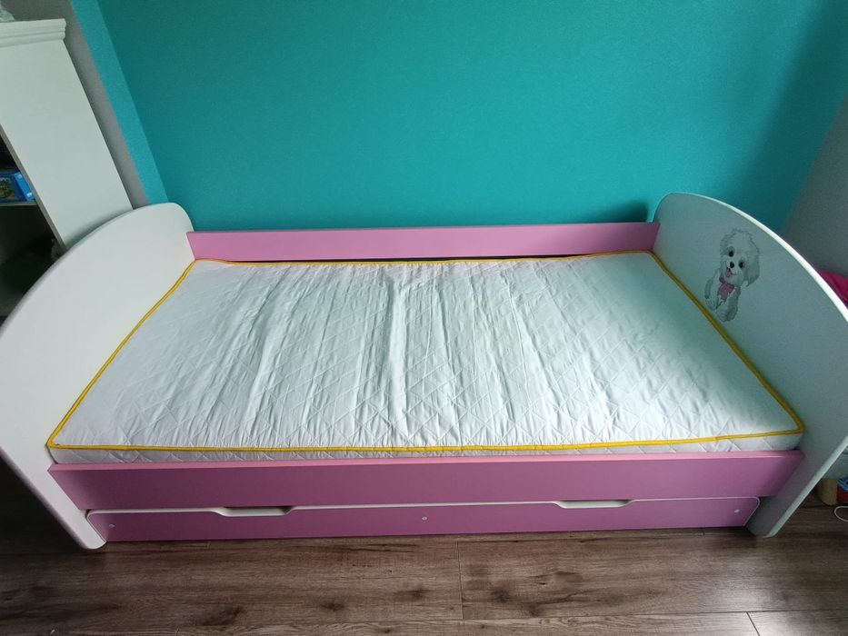 Łóżko z materacem 180x90
