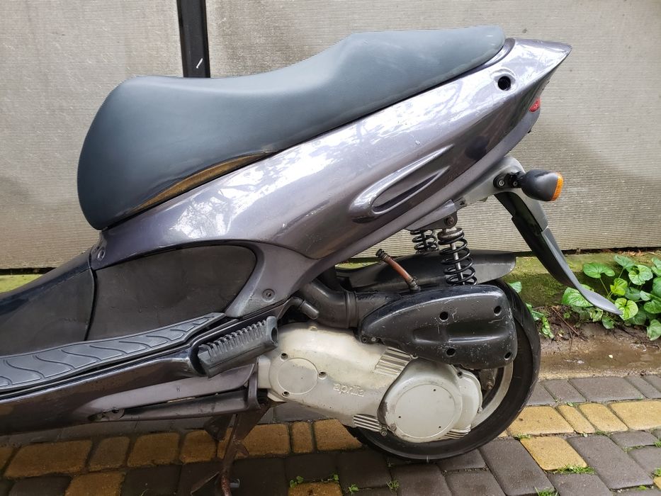 Скутер Aprilia Leonardo 125