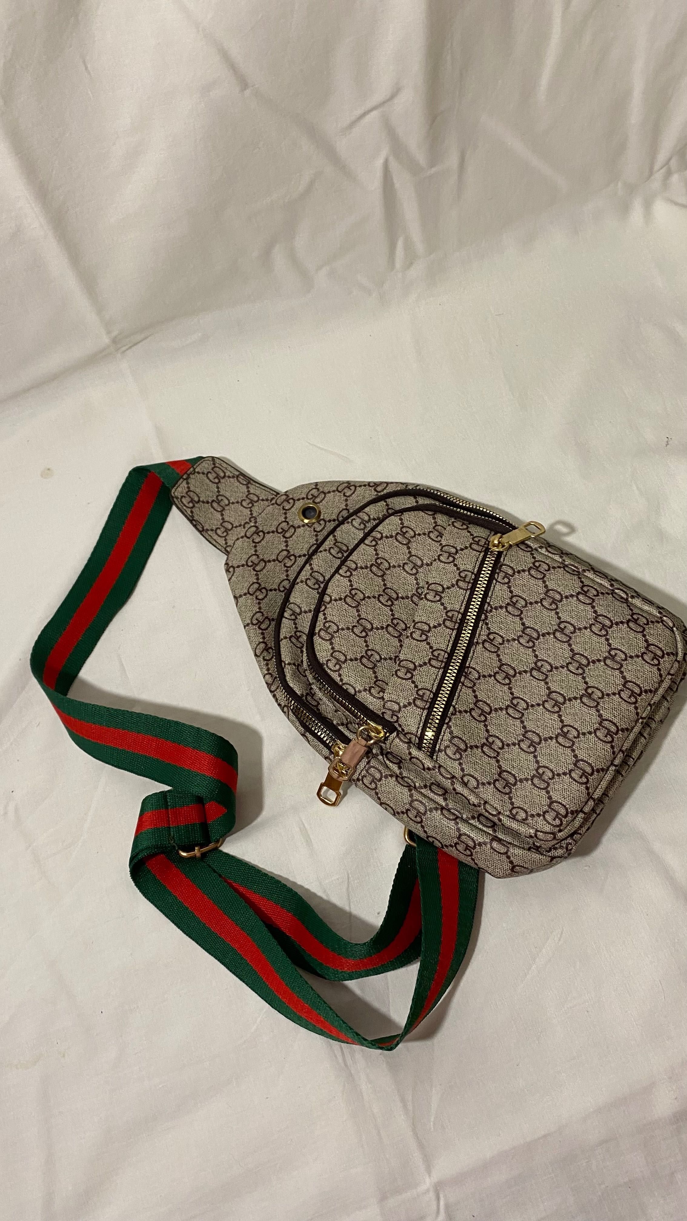 Сумка поясная сумка Через
Плечe Gucci