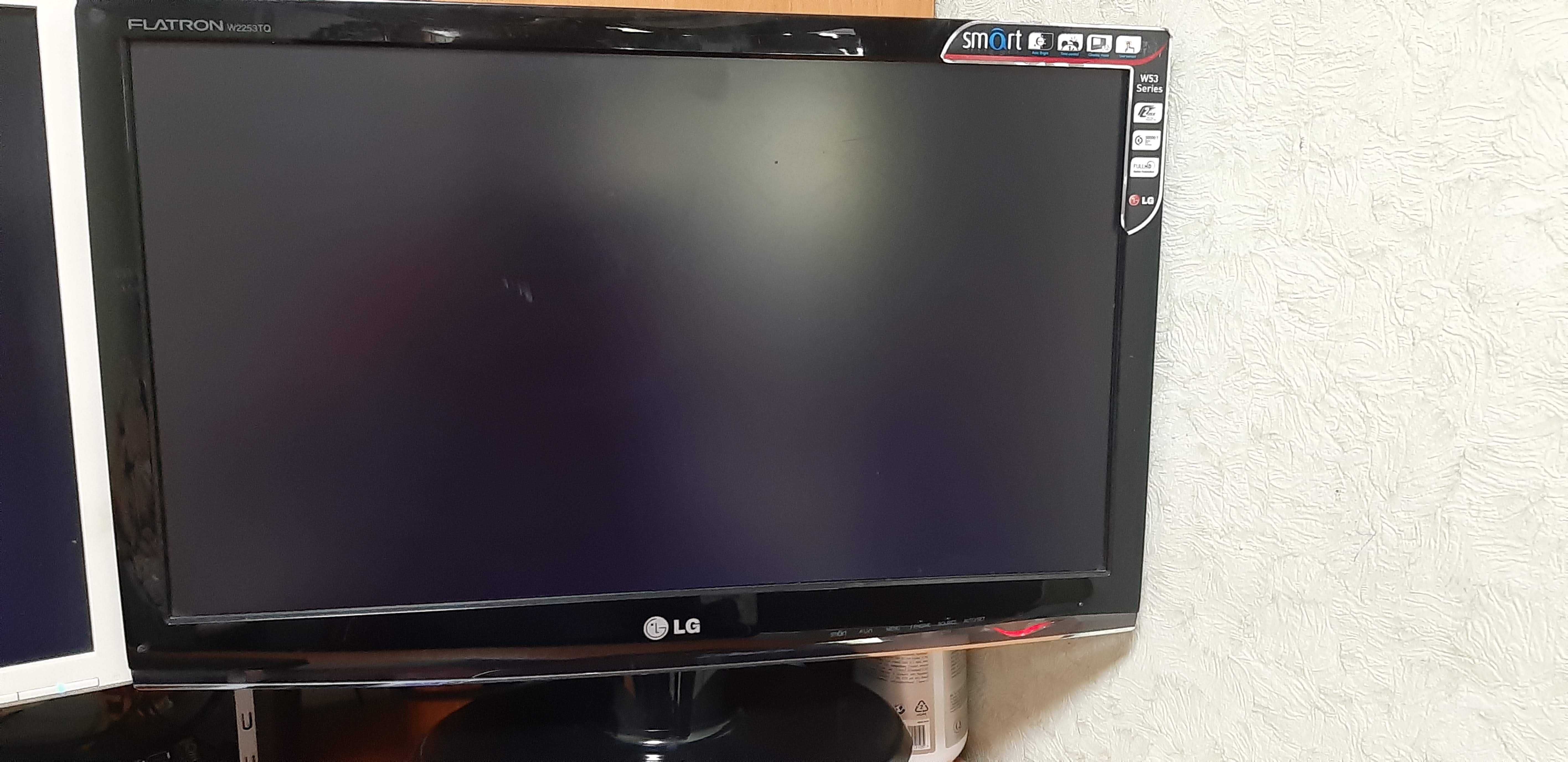 Монітор 22" LG Electronics W2253TQ Black
