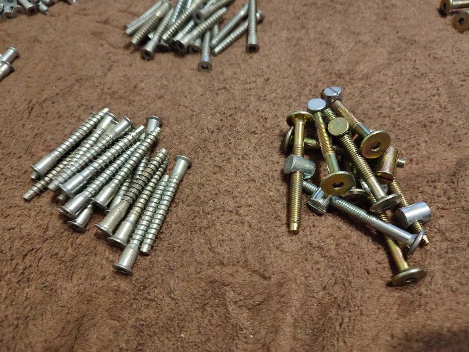 Zawiasy puszkowe, śruby meblowe, śruby szwedzkie