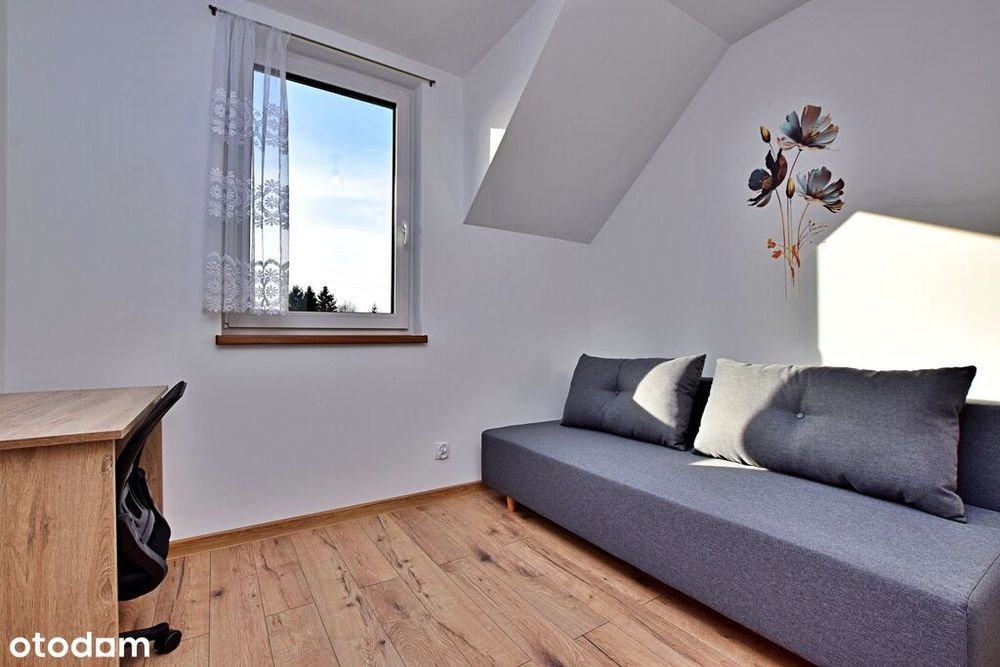 nowoczesny dom w zabudowie bliźniaczej, ogródek