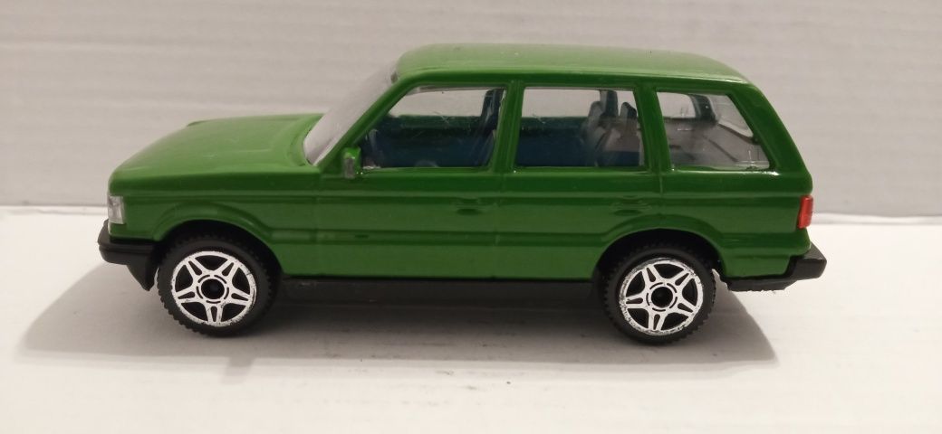 Bburago Range Rover w skali 1/43