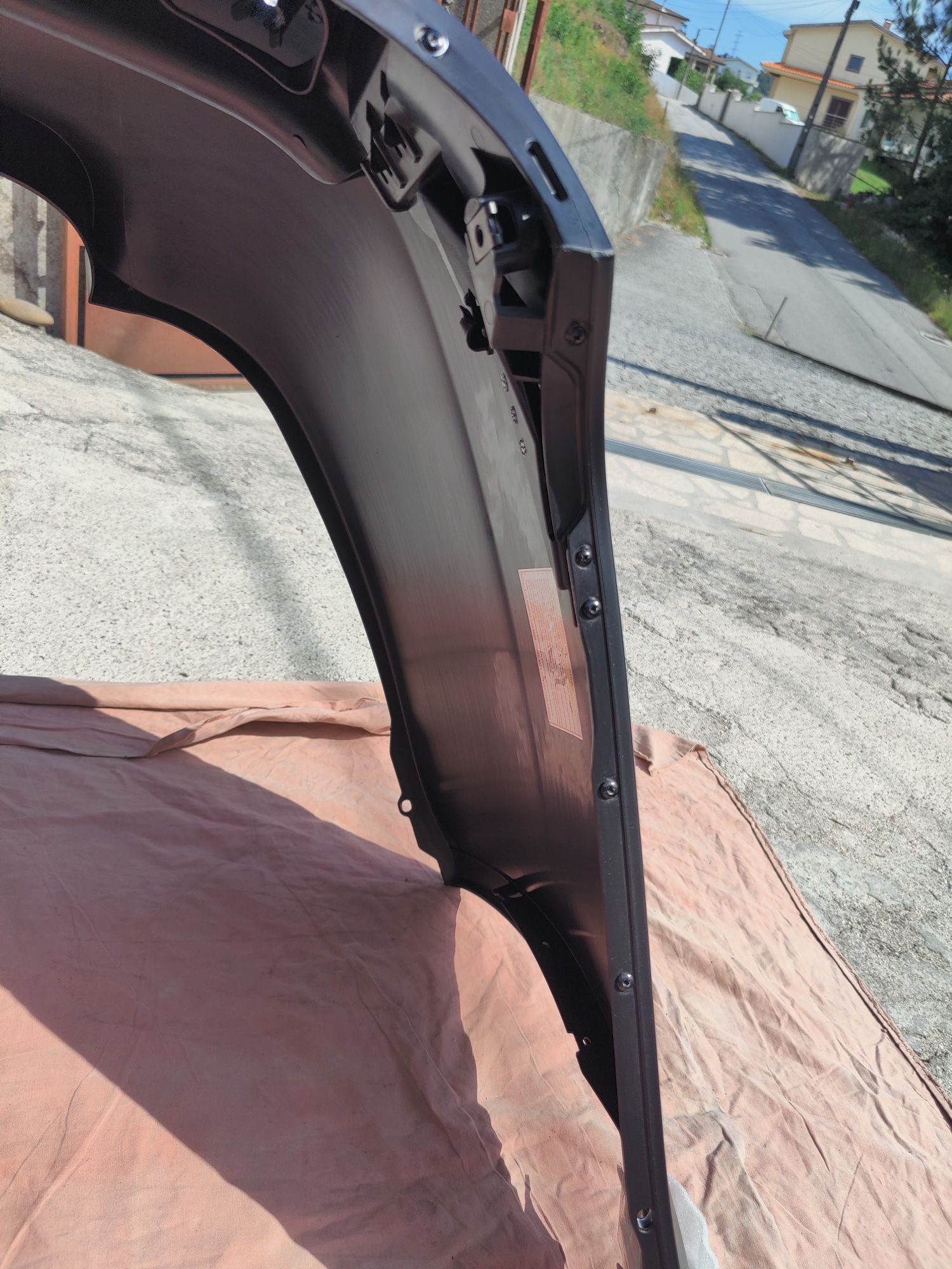 BMW E60 - Para-choques Novo