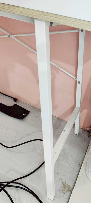 Secretária com Gavetas