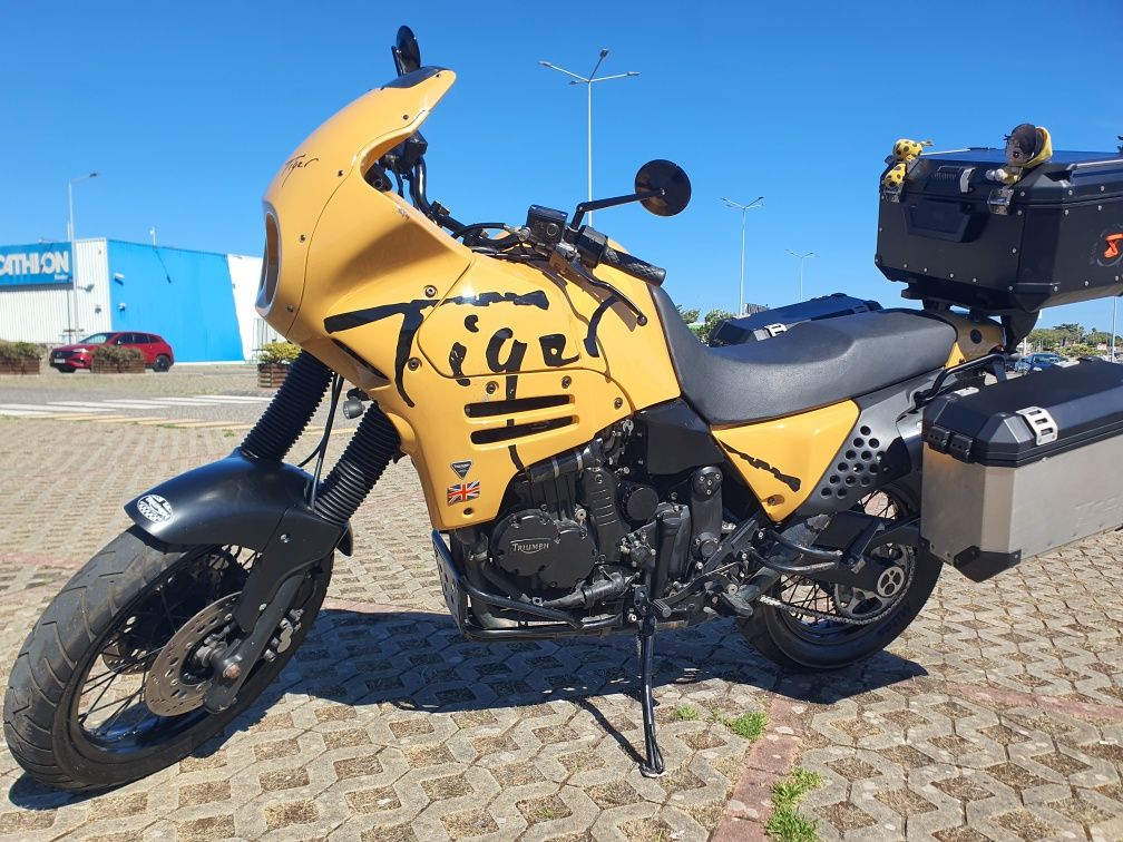 Tryumph Tiger 900 T400
