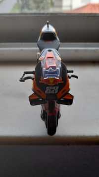 Moto gp 1/18  KTM RC16 Miguel Oliveira