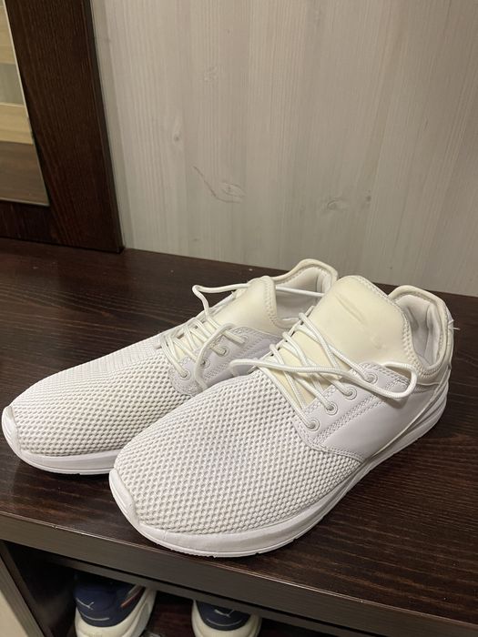 Продам кросовки pull&bear белые