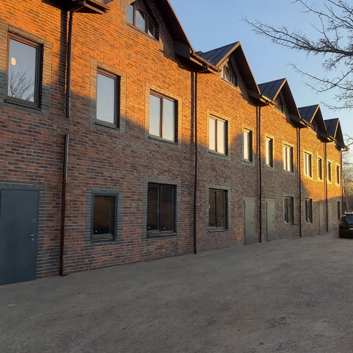 Чудовий таунхаус в Ірпені з вільним плануванням