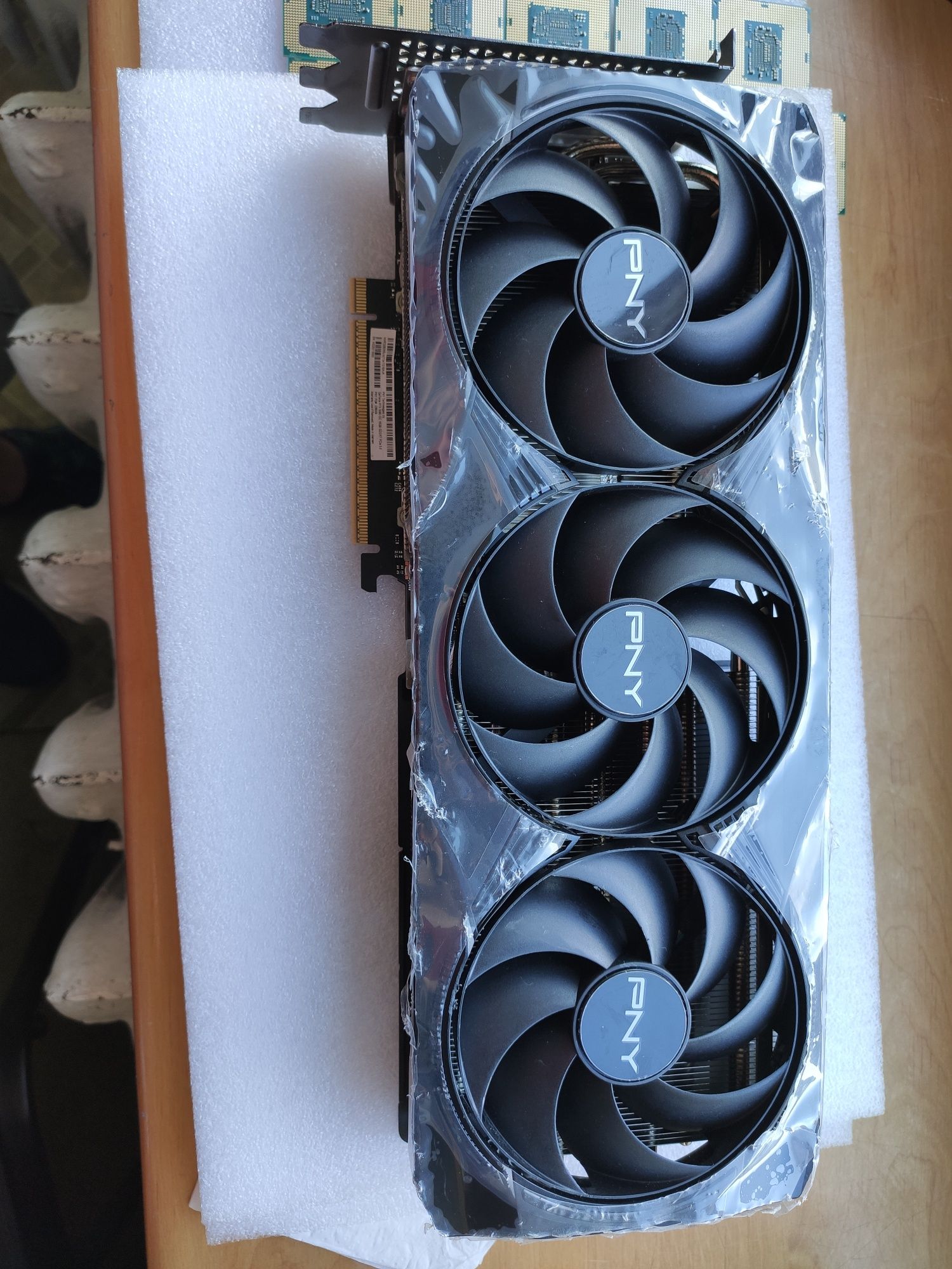 Відеокарта RTX 5080 OC 16Gb GDDR7 PNY