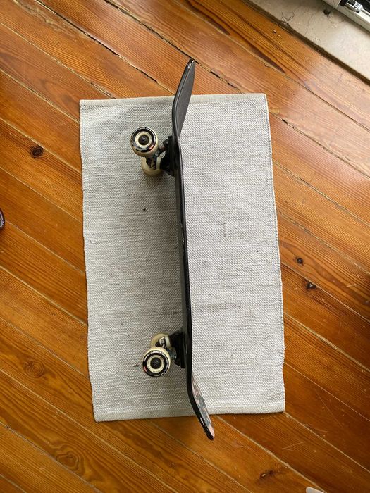 Globe skateboard 8.25' - Tensor - great condition / prancha de skate