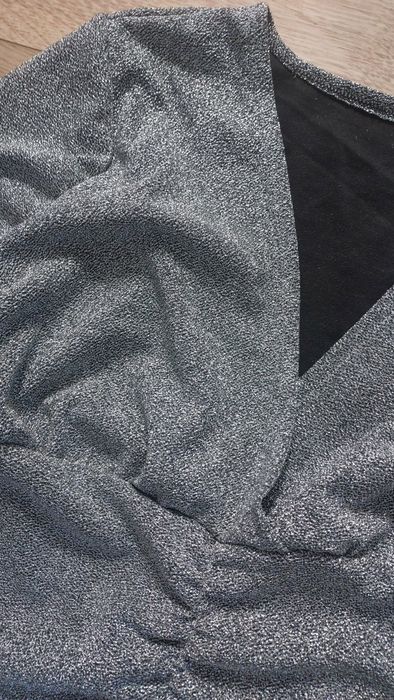 Srebrna sukienka viskoza