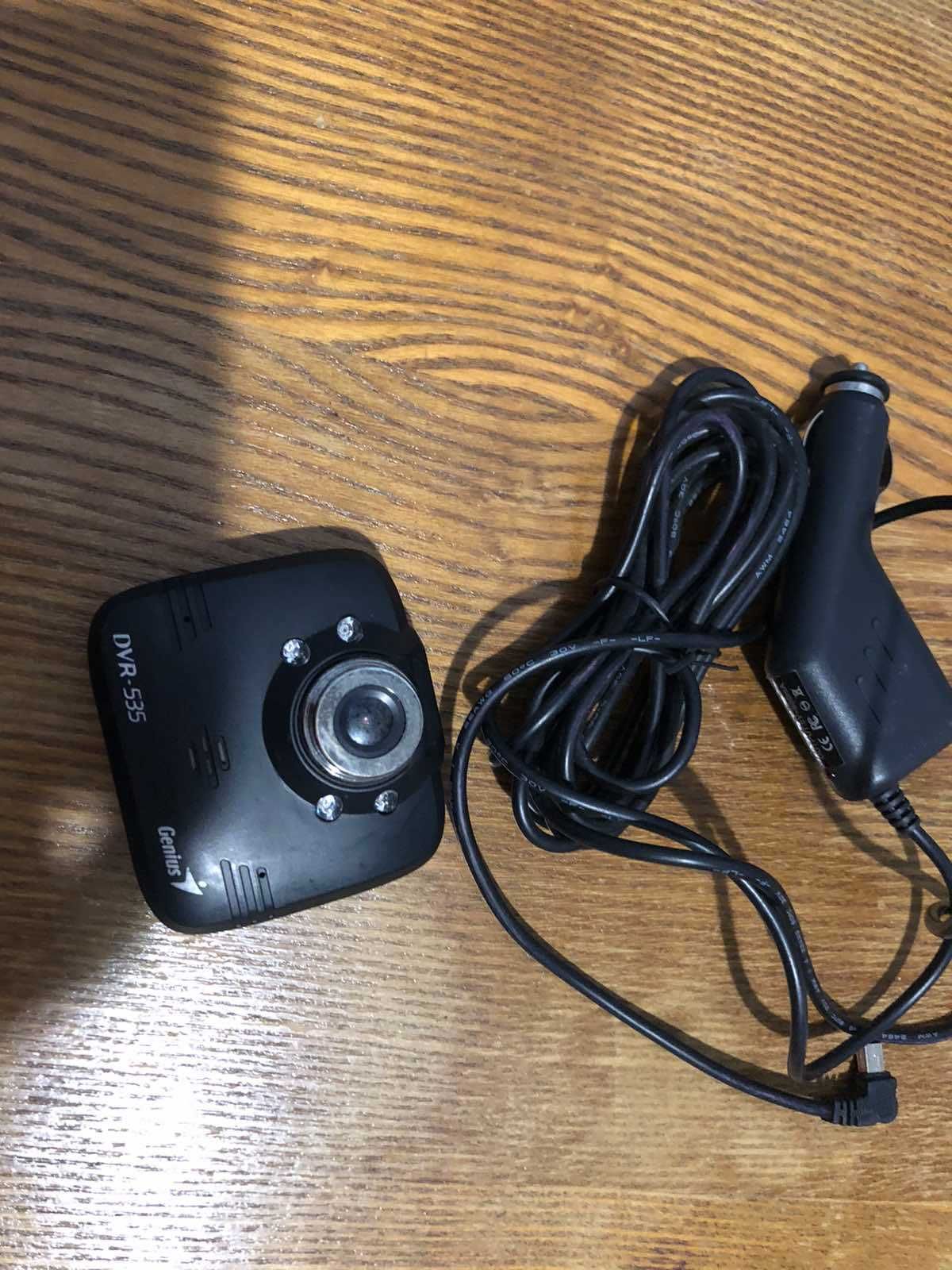 Відеореєстратор  Genius DVR-535