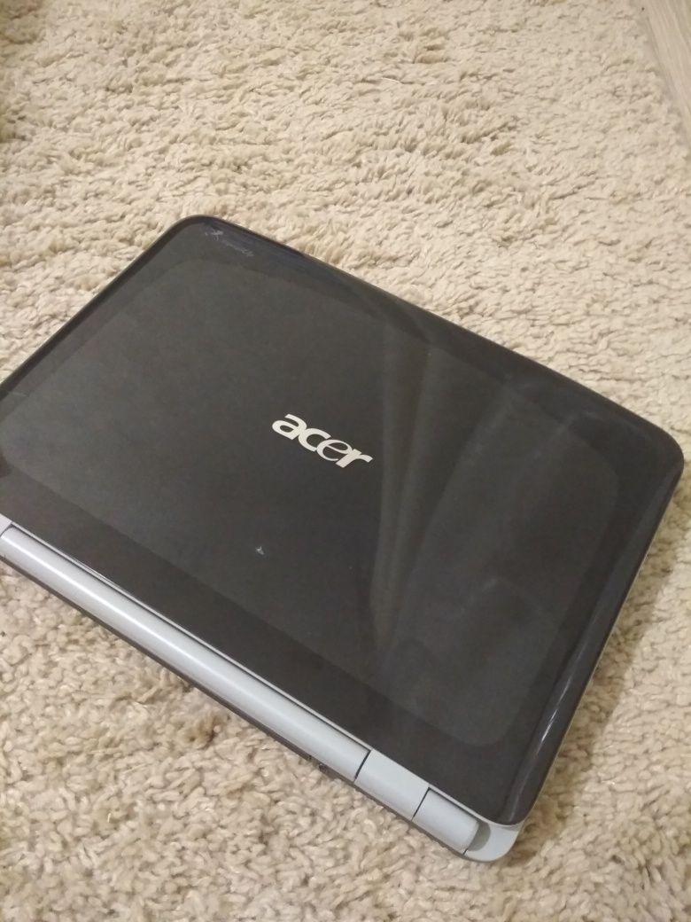 Ноутбук Acer на деталі або відновлення