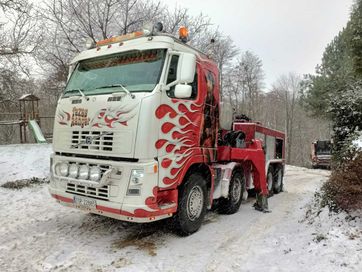 transport maszyn rolniczych holownik laweta pomoc drogowa