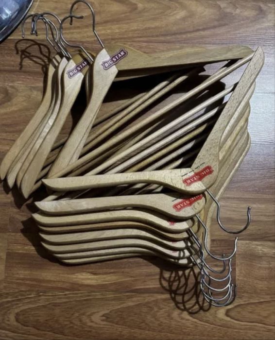 Wieszaki drewniane lakierowane 40 szt