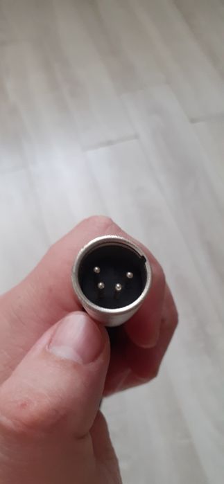 Зарядний пристрій