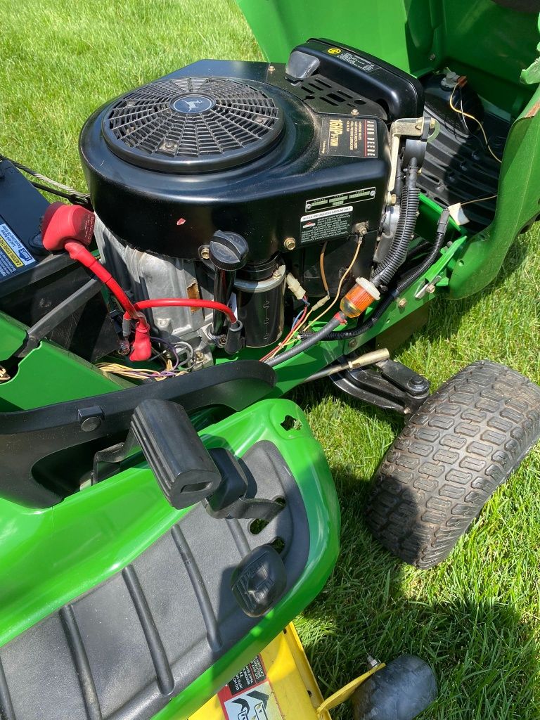 Kosiarka John Deere LT 166