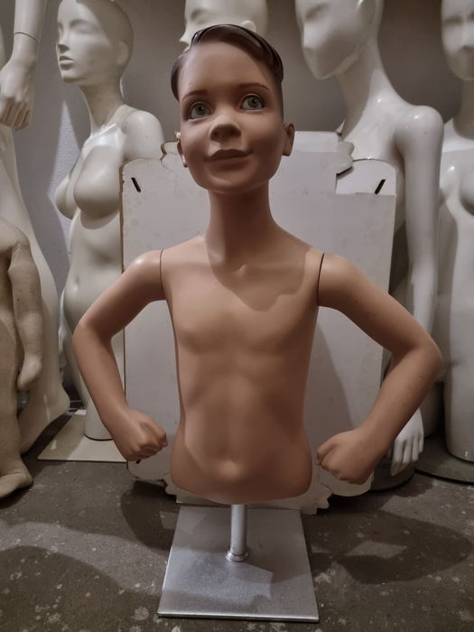 Busto de rapaz com base