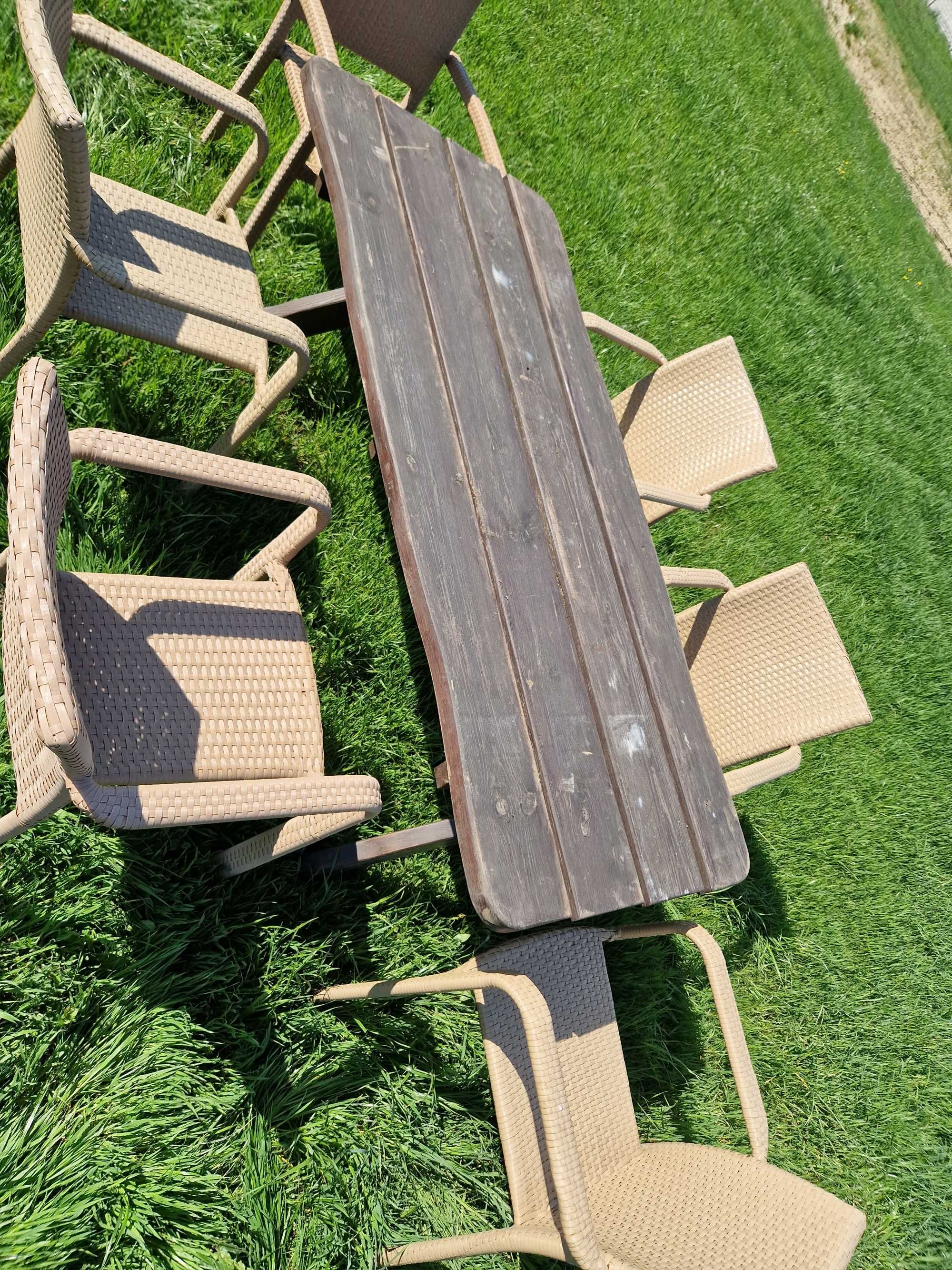 Zestaw ogrodowy drewniany stół i krzesła ratan
