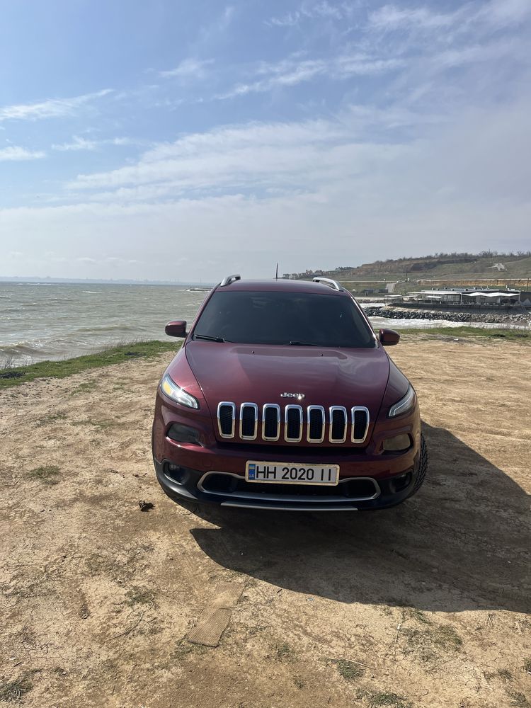 Продам Jeep cherokee 2015