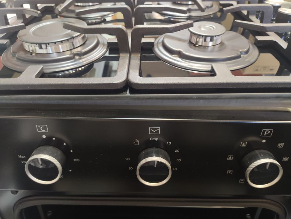 Комплект духовой электрический шкаф и газовую поверхность Турция